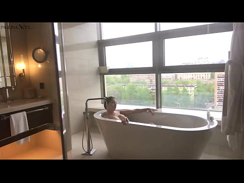 ❤️ Pitikek mezin Bi dilgermî pizika xwe di serşokê de dihejîne ☑ Porno li me ku.liporno.ru ️❤